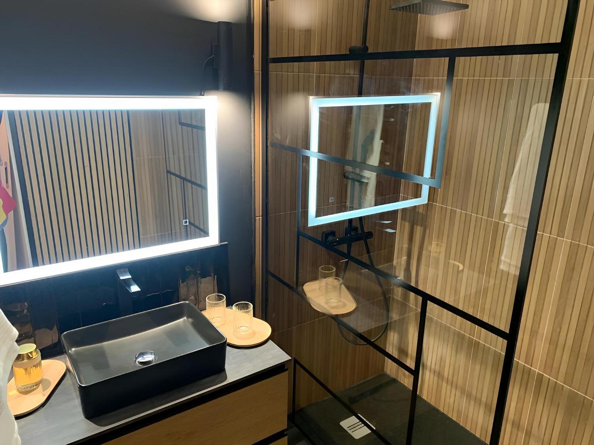 Magnifique Appartement, 3 Min De Paris Левалоа-Пере Екстериор снимка